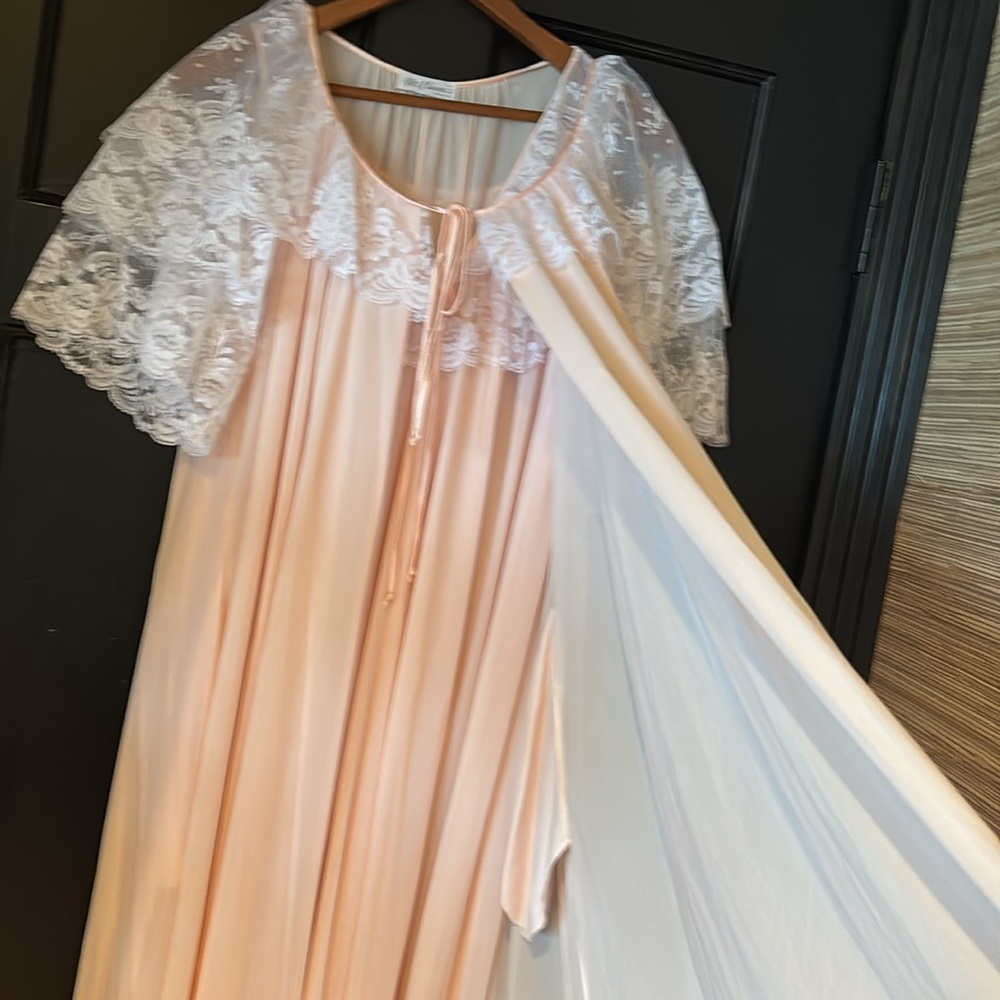 Vintage Miss Elaine Long Nightgown & Robe négligée penoir 2 piece pink lacy set - Picture 5 of 8